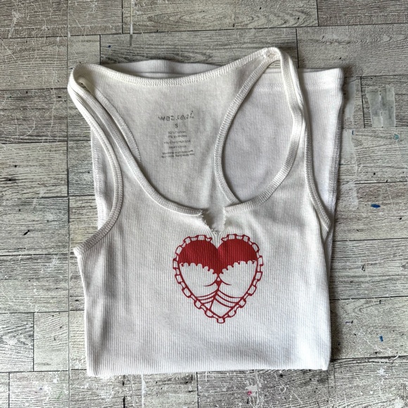 Retro, Ribbed, Racerback Heart Graphic Tank Top - Picture 12 of 13